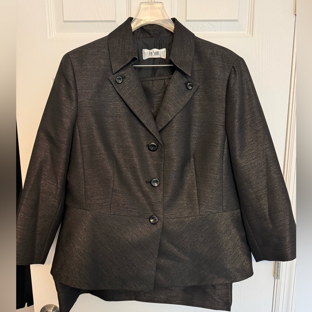 Le Suit 2-pc. Knee Length Skirt Suit